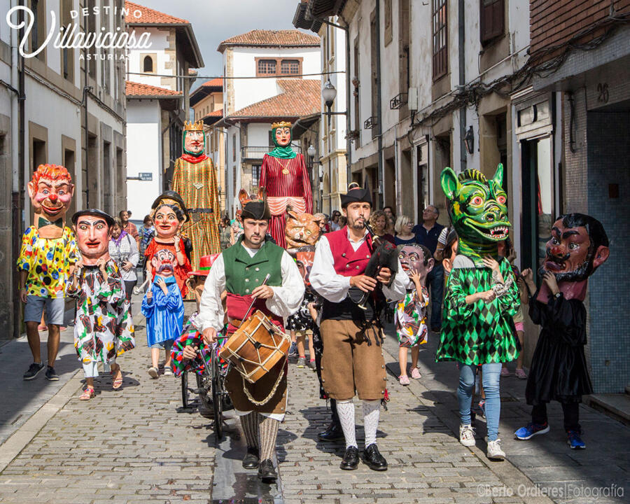 Desfiles de gigantes y cabezudos 9